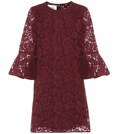 Lace dress with short sleeves