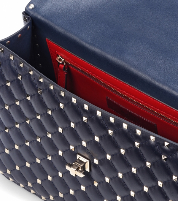 Leather bag with caps