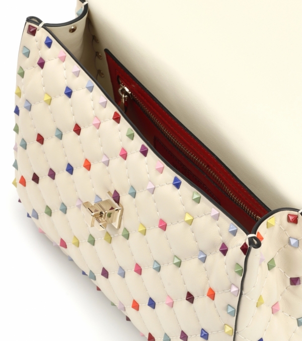 Leather bag with caps